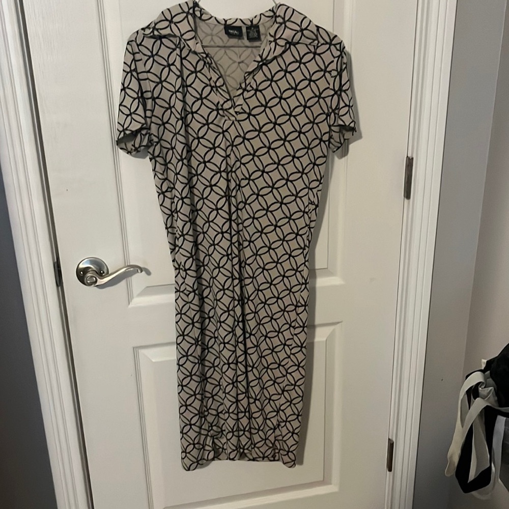 Black and tan patterned dress